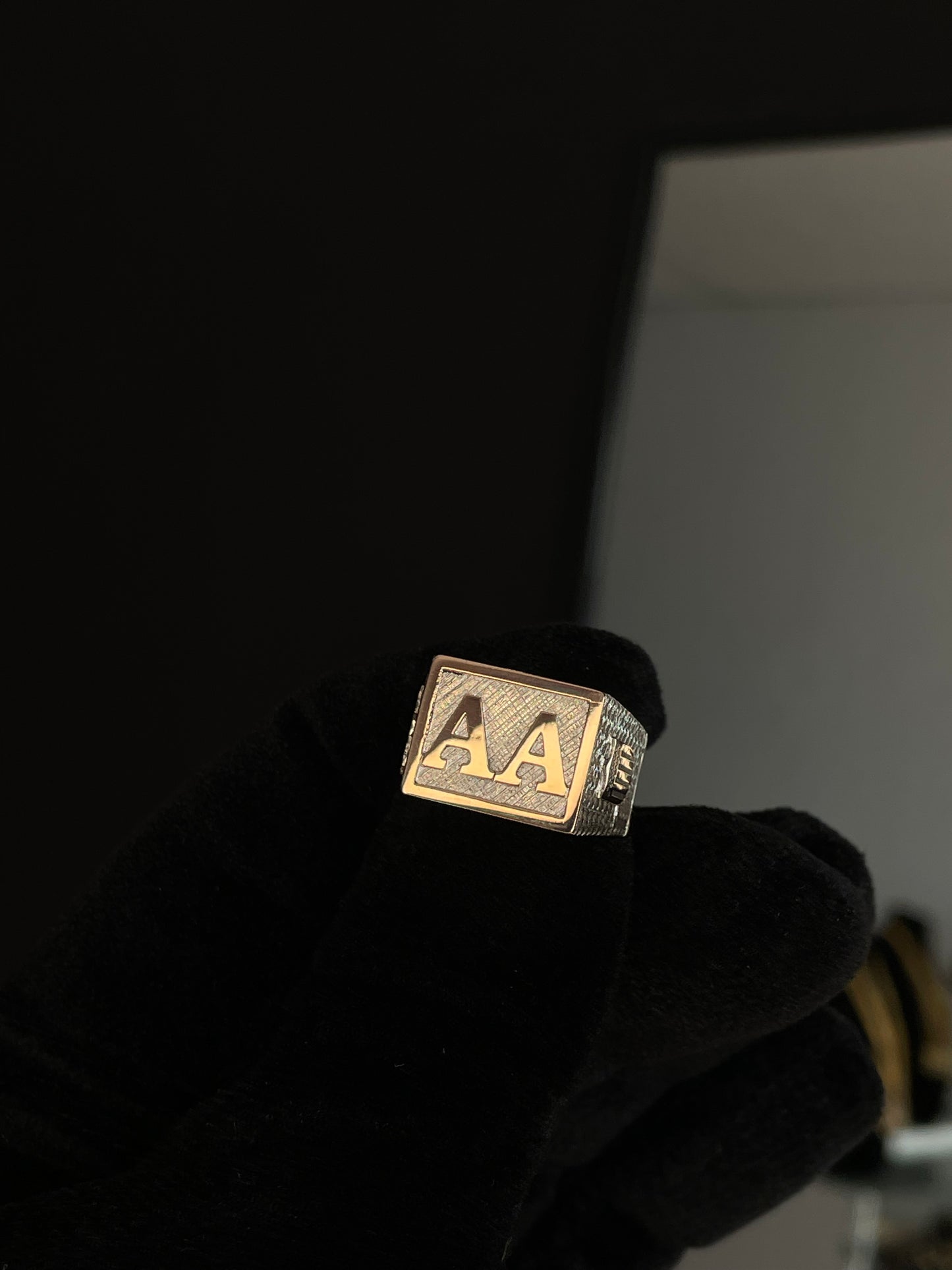 Anillo Sello en Plata y Completo en Oro