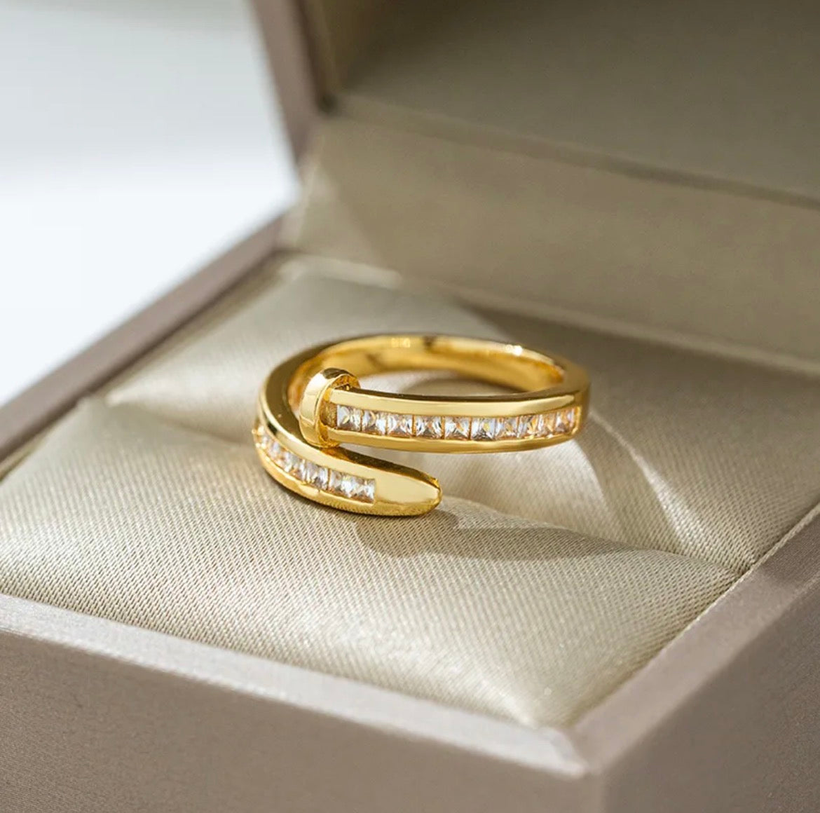 Anillo con Brillantes estilo Cartier