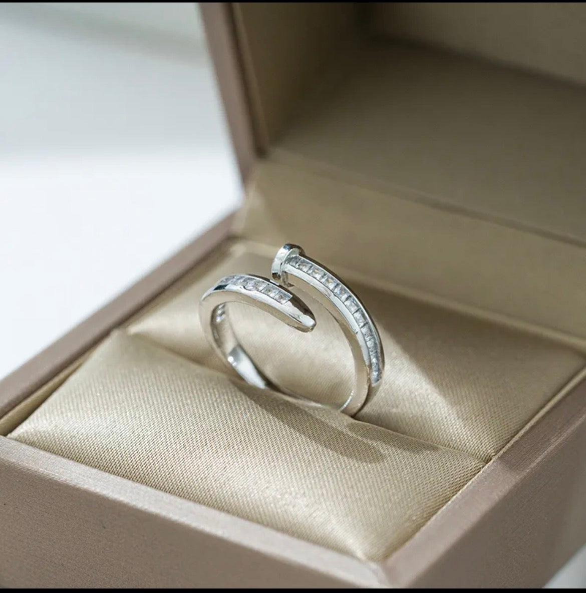 Anillo con Brillantes estilo Cartier Silver