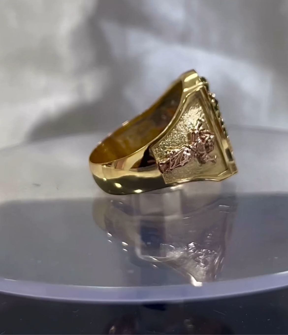 Anillo Virgen en Oro 18k