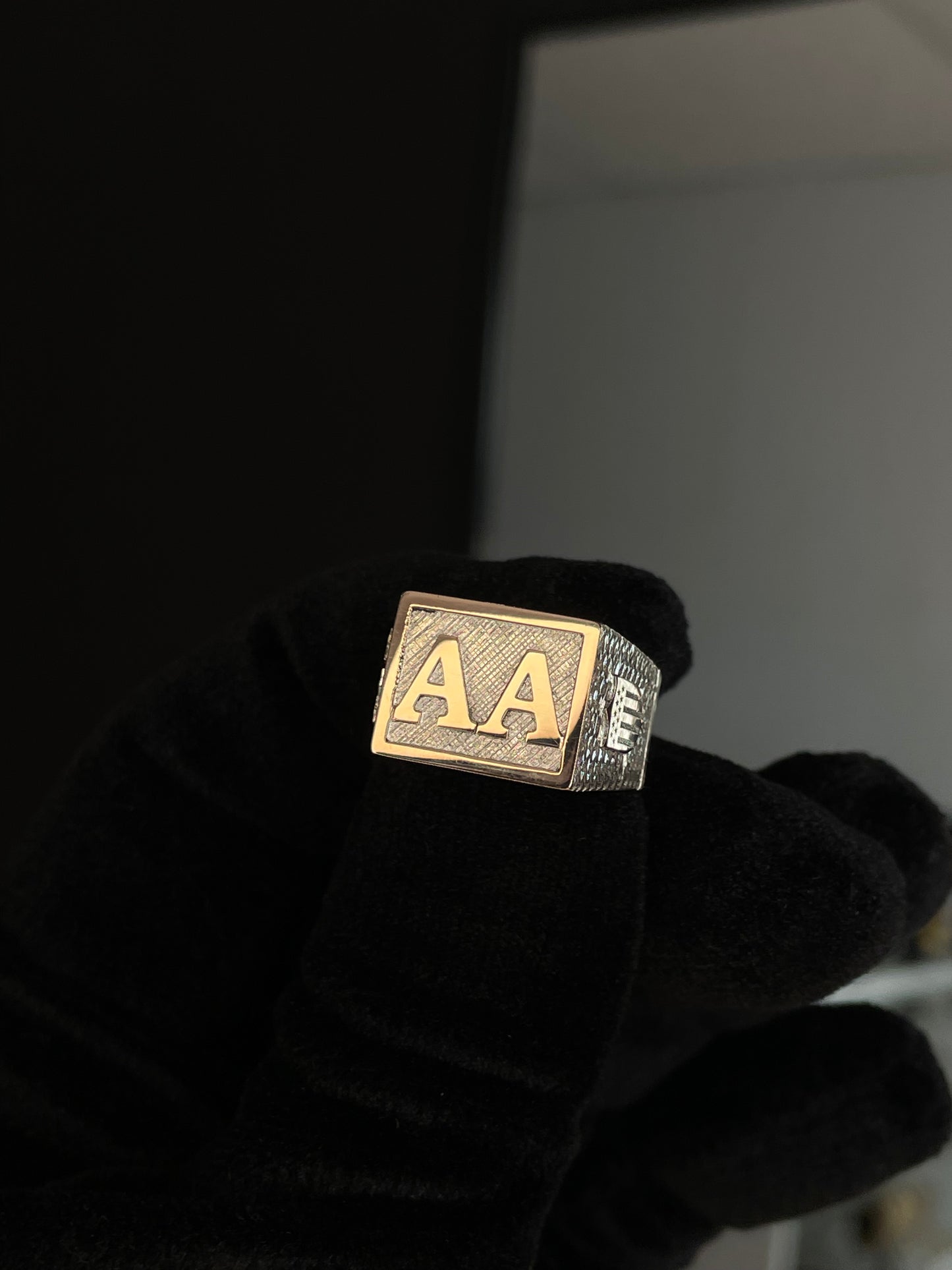 Anillo Sello en Plata y Completo en Oro