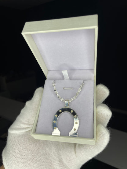 Cadena y Dije Herradura en Plata 925