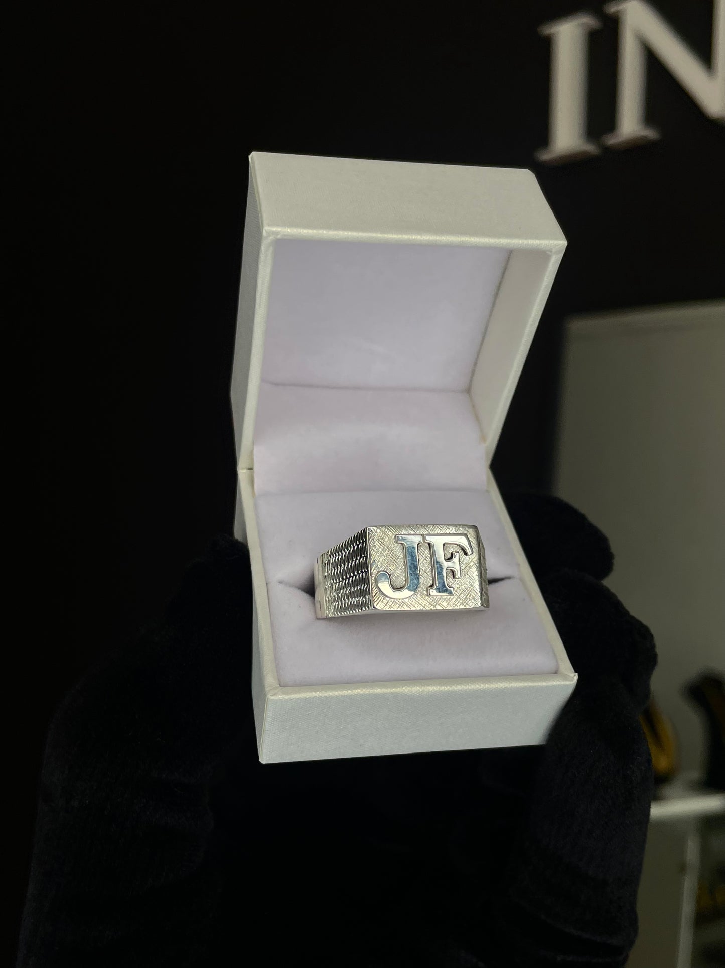 ANILLO SELLO HOMBRE EN PLATA CON INICIALES EN PLATA 925