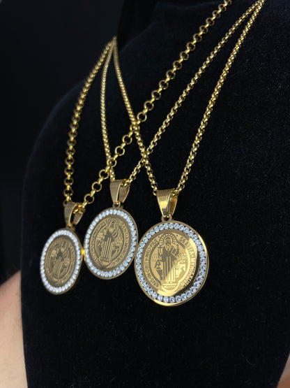 Cadena San Benito Gold con Marco Full Ice