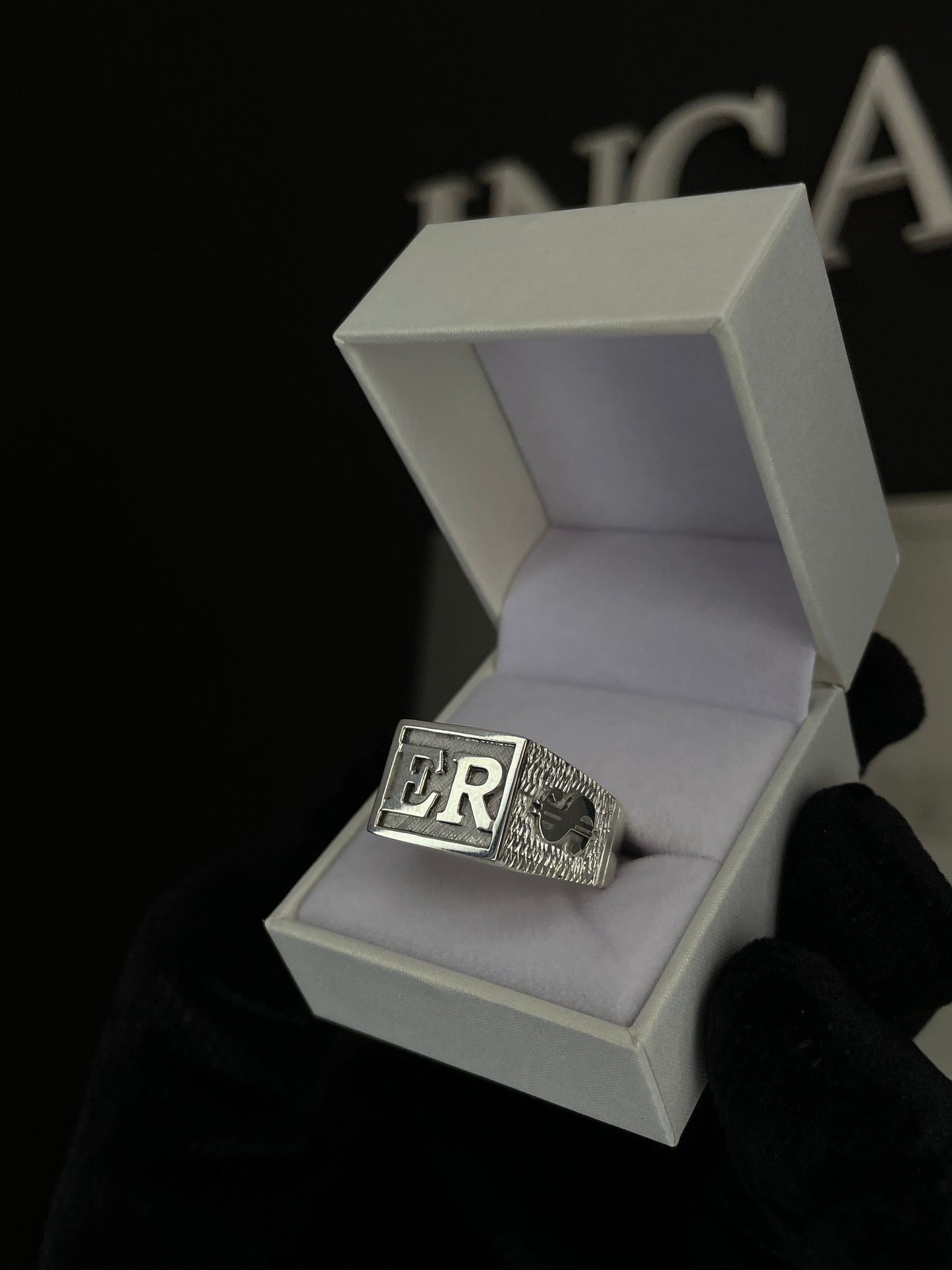 Anillo Sello Hombre Completo en Plata 925