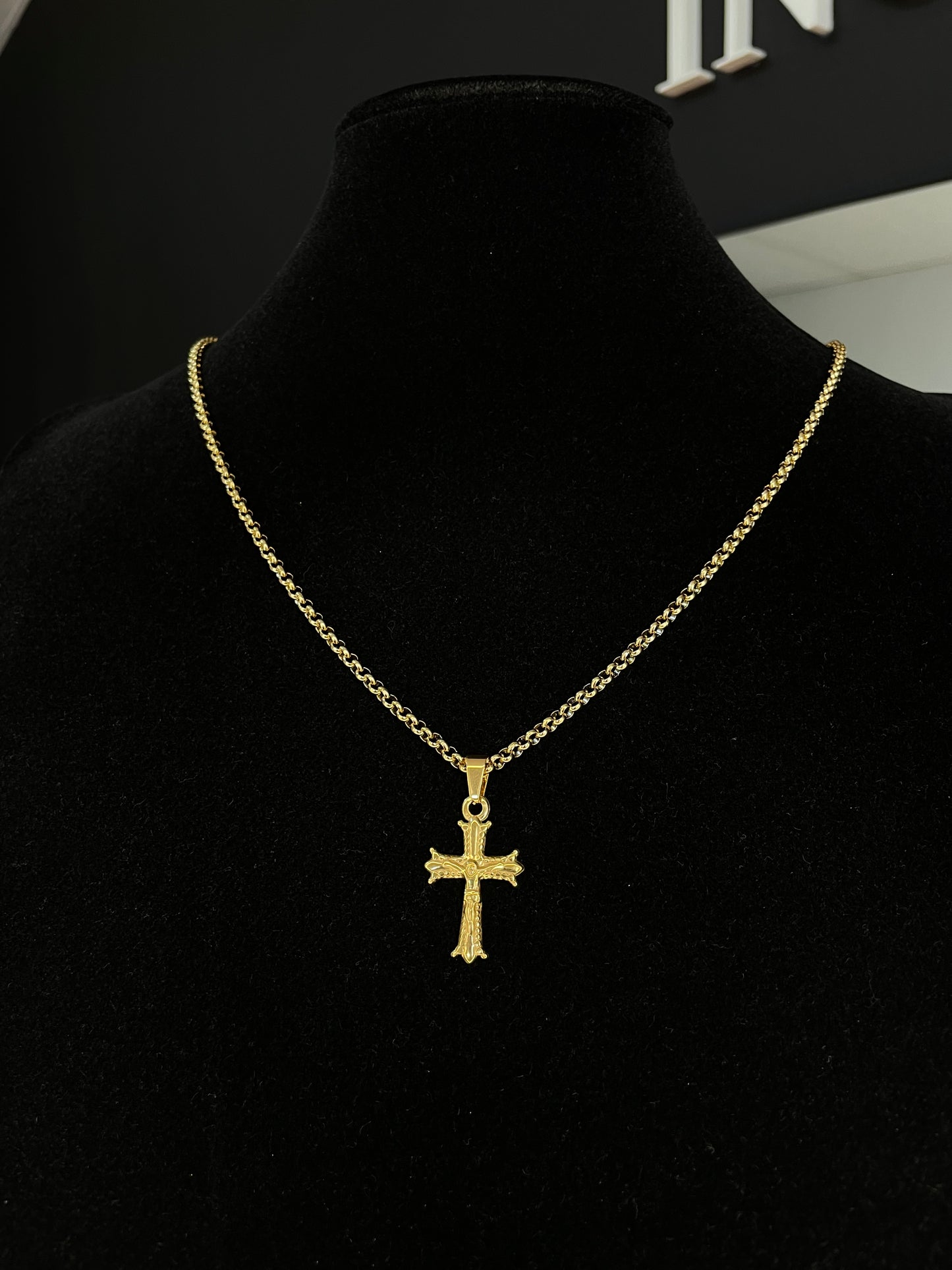 Cadena Italy y Cruz Gold