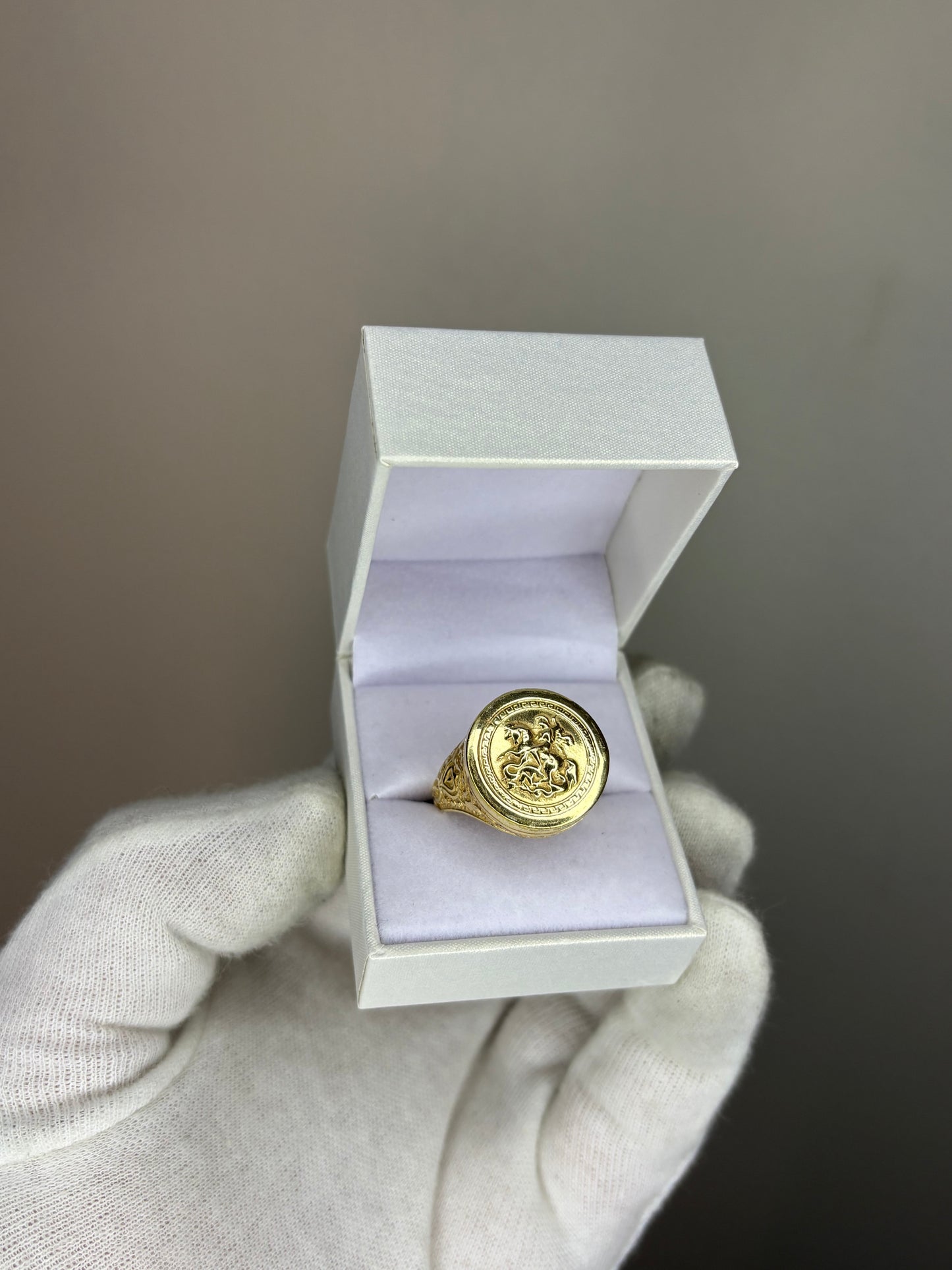 Anillo San Jorge Labrado Plata bañada Oro 18K