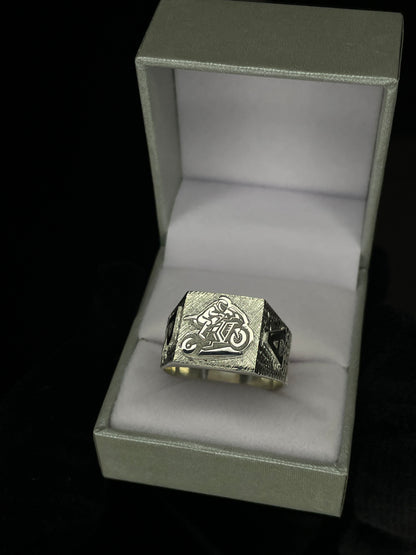 Anillo Sello Plata 925 mesa Personalizada y Apliques laterales
