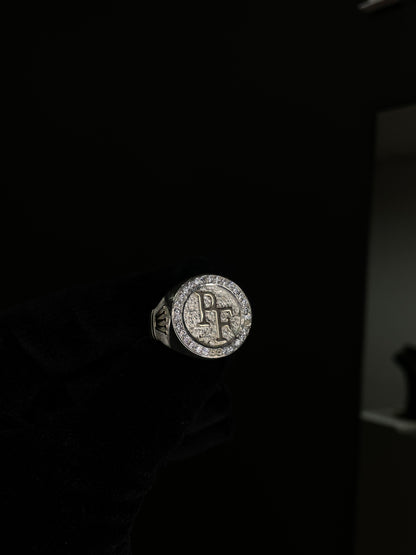 Anillo Macizo en Plata con Letras y Apliques en Oro