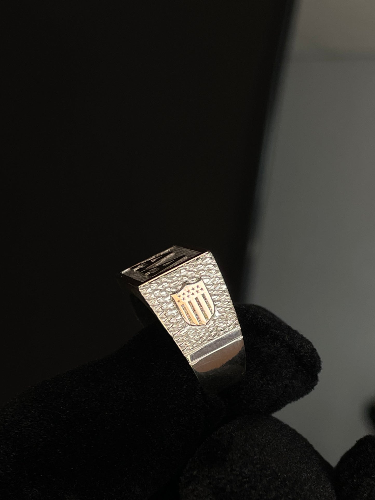 Anillo Sello en Plata y Completo en Oro
