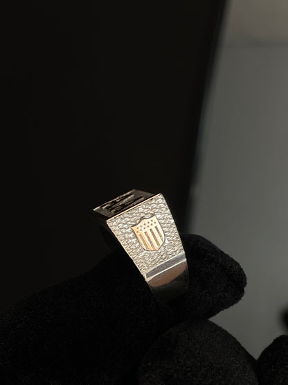 Anillo Sello en Plata y Completo en Oro
