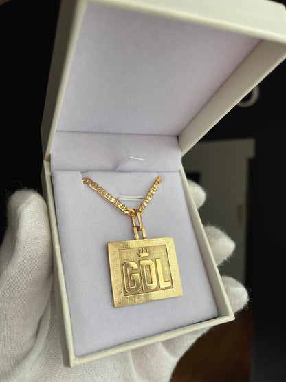 Cadena y Medalla Personalizada Plata enchapada Oro 18K
