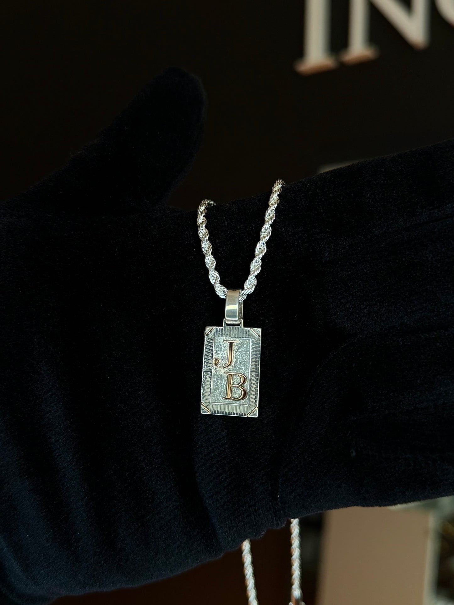 Medalla Plata con Letras y Apliques en Oro cadena enchapada