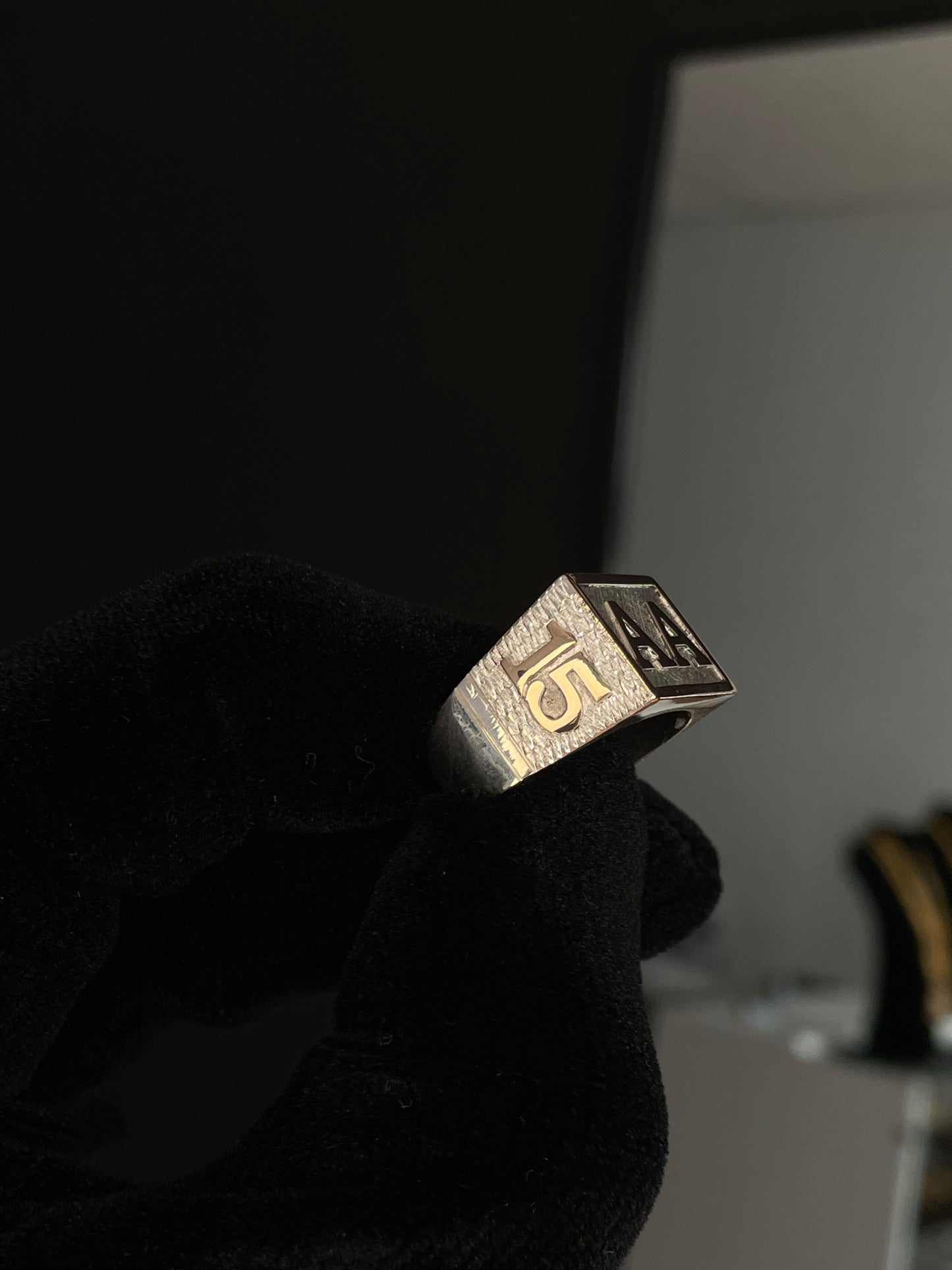 Anillo Sello en Plata y Completo en Oro