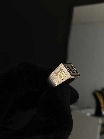 Anillo Sello en Plata y Completo en Oro