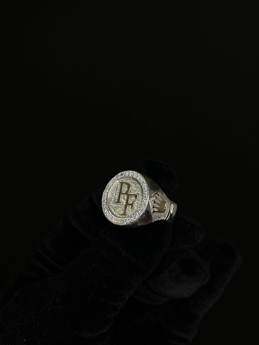 Anillo Macizo en Plata con Letras y Apliques en Oro