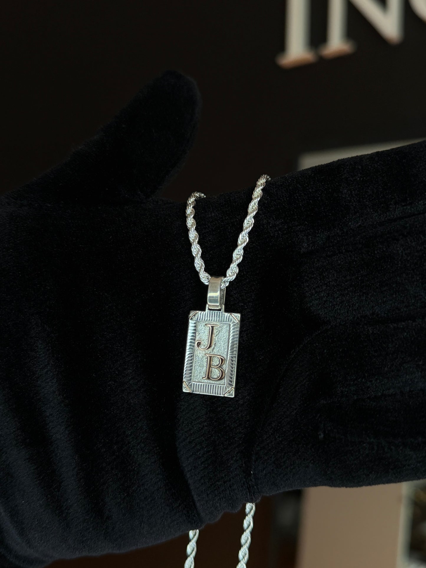 Medalla Plata con Letras y Apliques en Oro cadena enchapada
