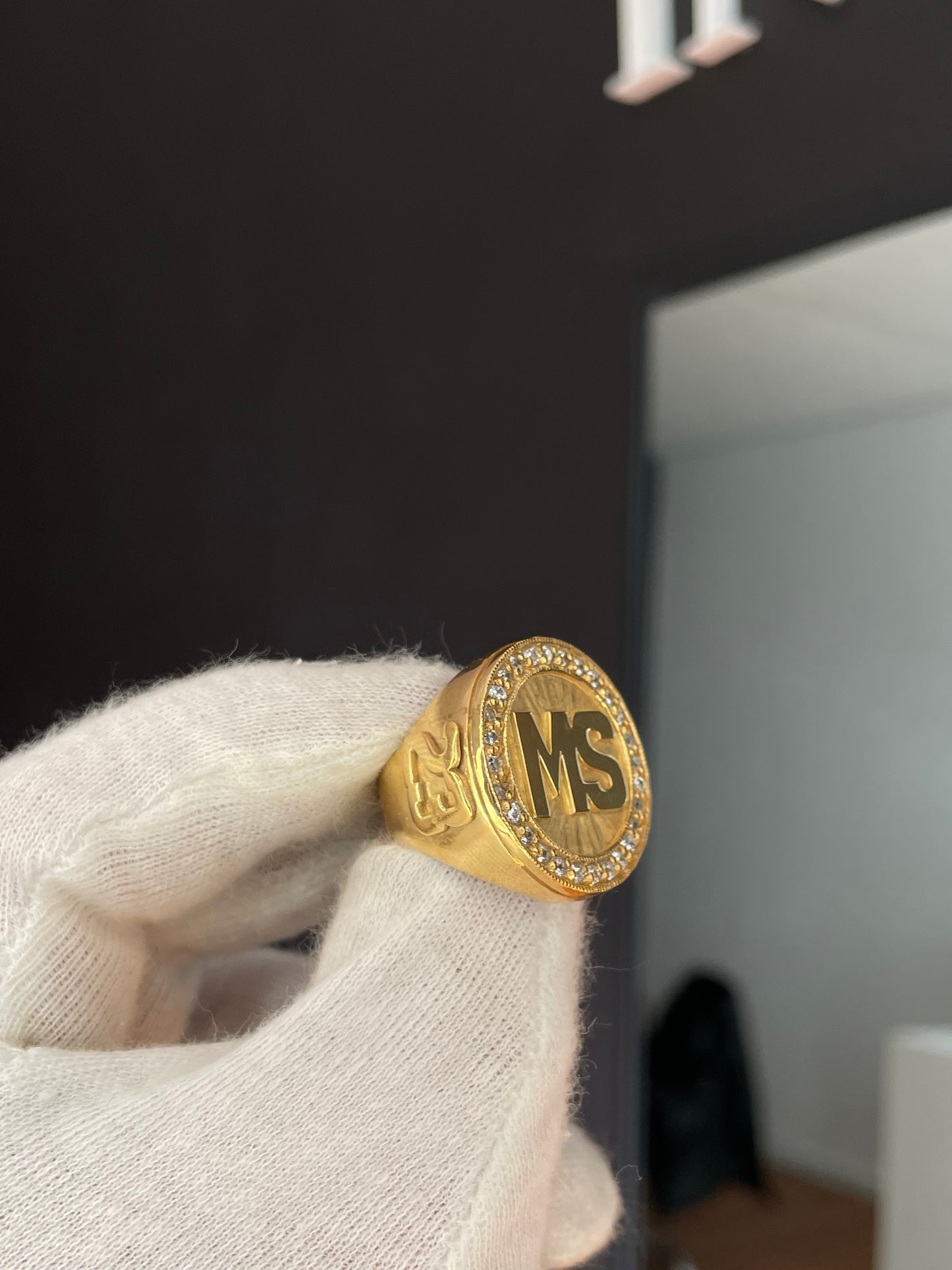 Anillo XL Iniciales y marco Full Ice