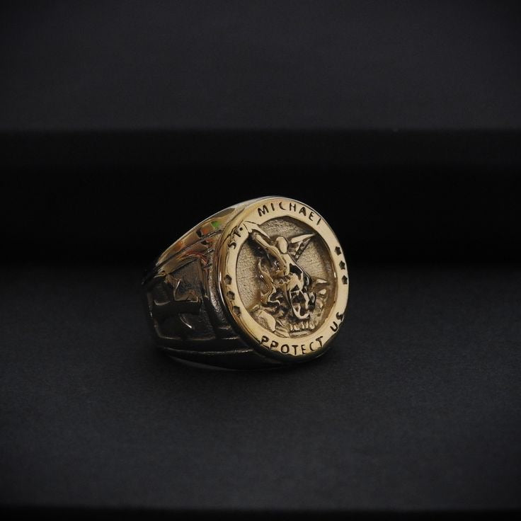 Anillo Saint Michael Gold