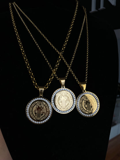Cadena San Benito Gold con Marco Full Ice