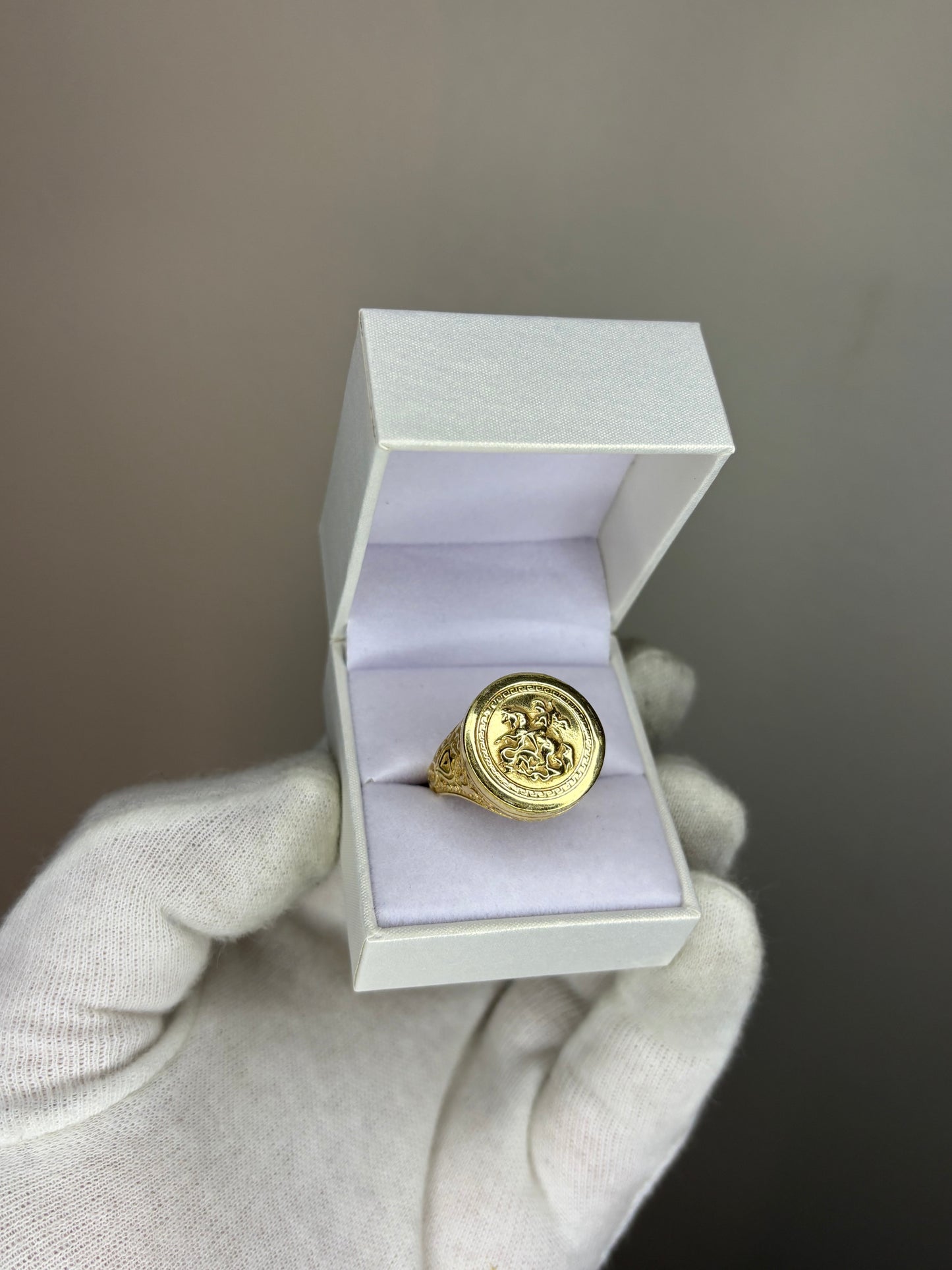 Anillo San Jorge Labrado Plata bañada Oro 18K