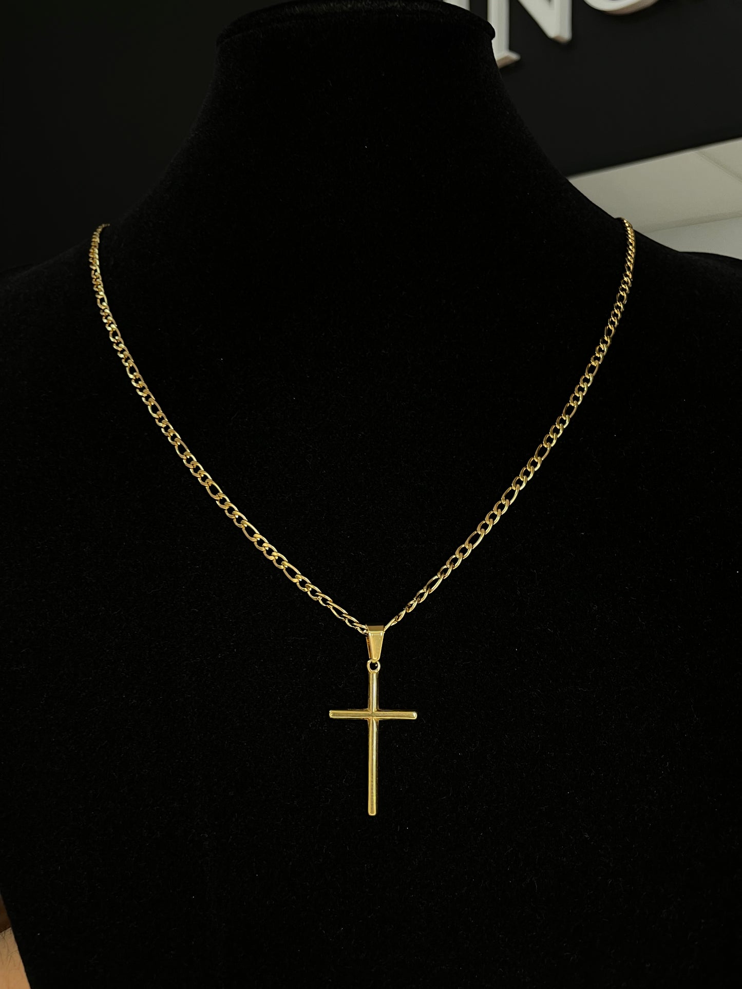 Cadena con Cruz Clásica Gold