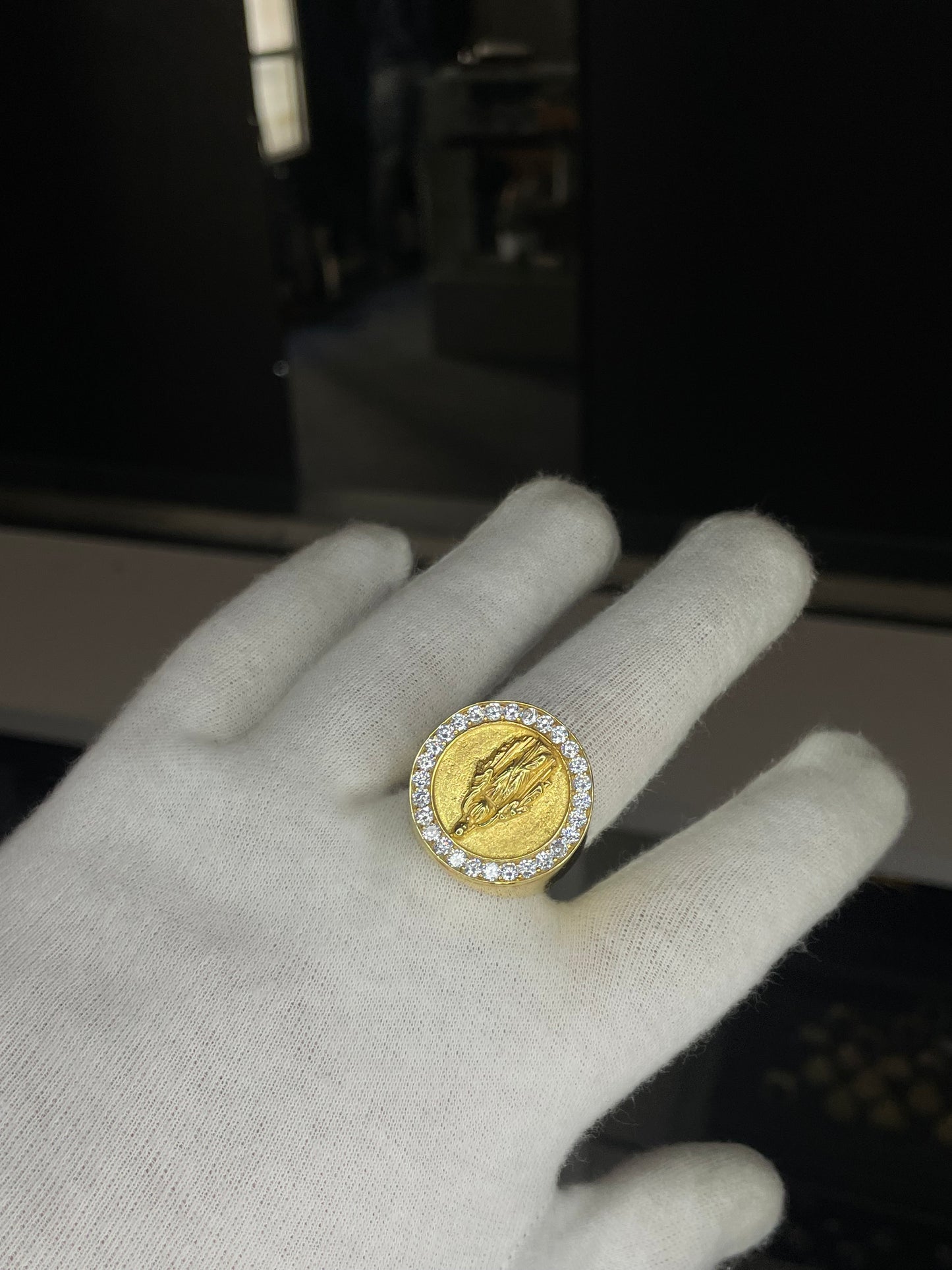 ANILLO VIRGEN XL PLATA BAÑADA EN ORO 18K