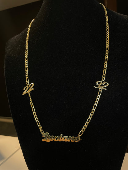 Cadena Nombre y Apliques en Plata Bañada en Oro 18K