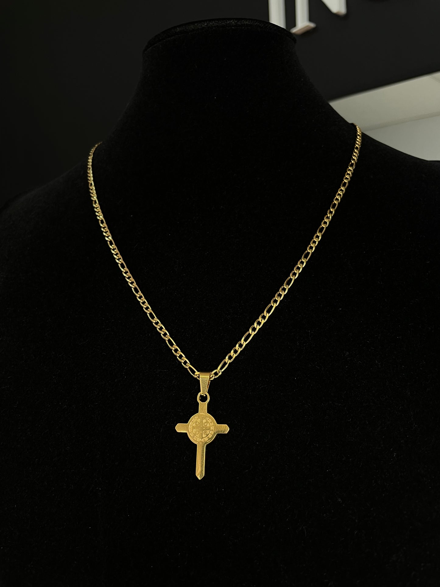 Cadena Cartier y Cruz Gold