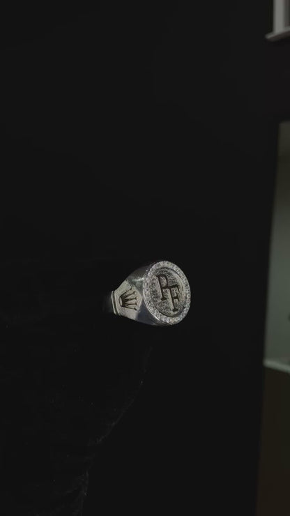 Anillo Macizo en Plata con Letras y Apliques en Oro