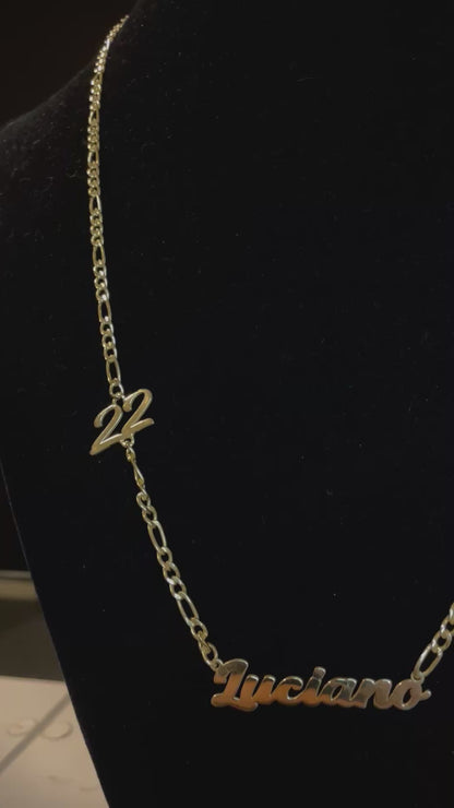 Cadena Nombre y Apliques en Plata Bañada en Oro 18K